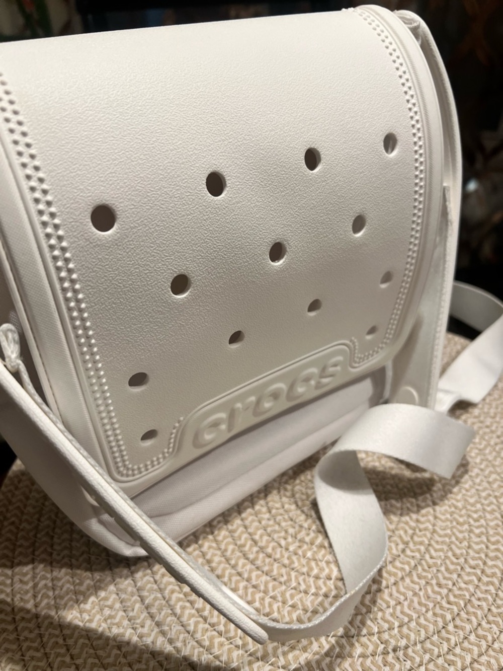 Classic Crocs Crossbody - Picture 3 of 6
